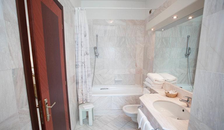 Hotel Alexander Palace Abano Terme Buitenkant foto