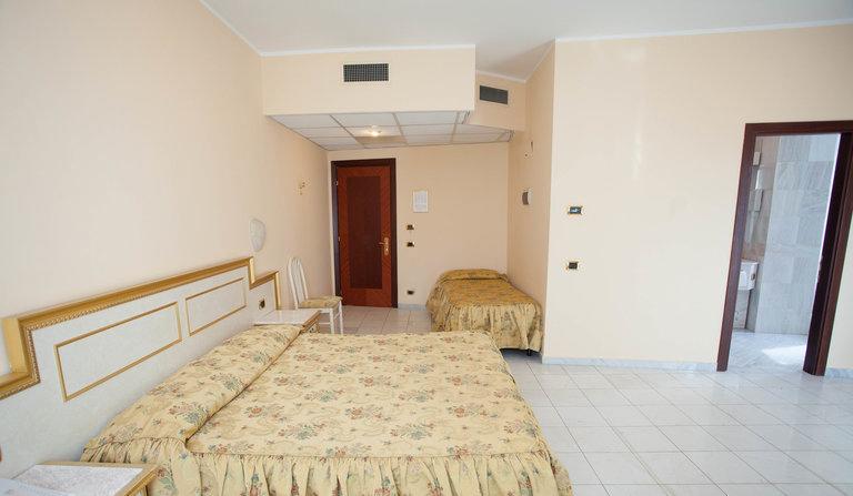 Hotel Alexander Palace Abano Terme Buitenkant foto