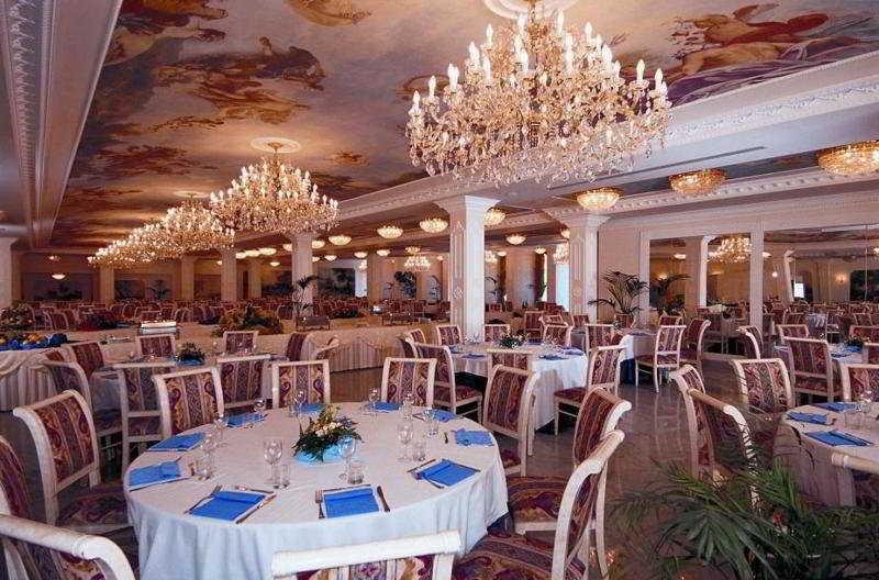 Hotel Alexander Palace Abano Terme Buitenkant foto